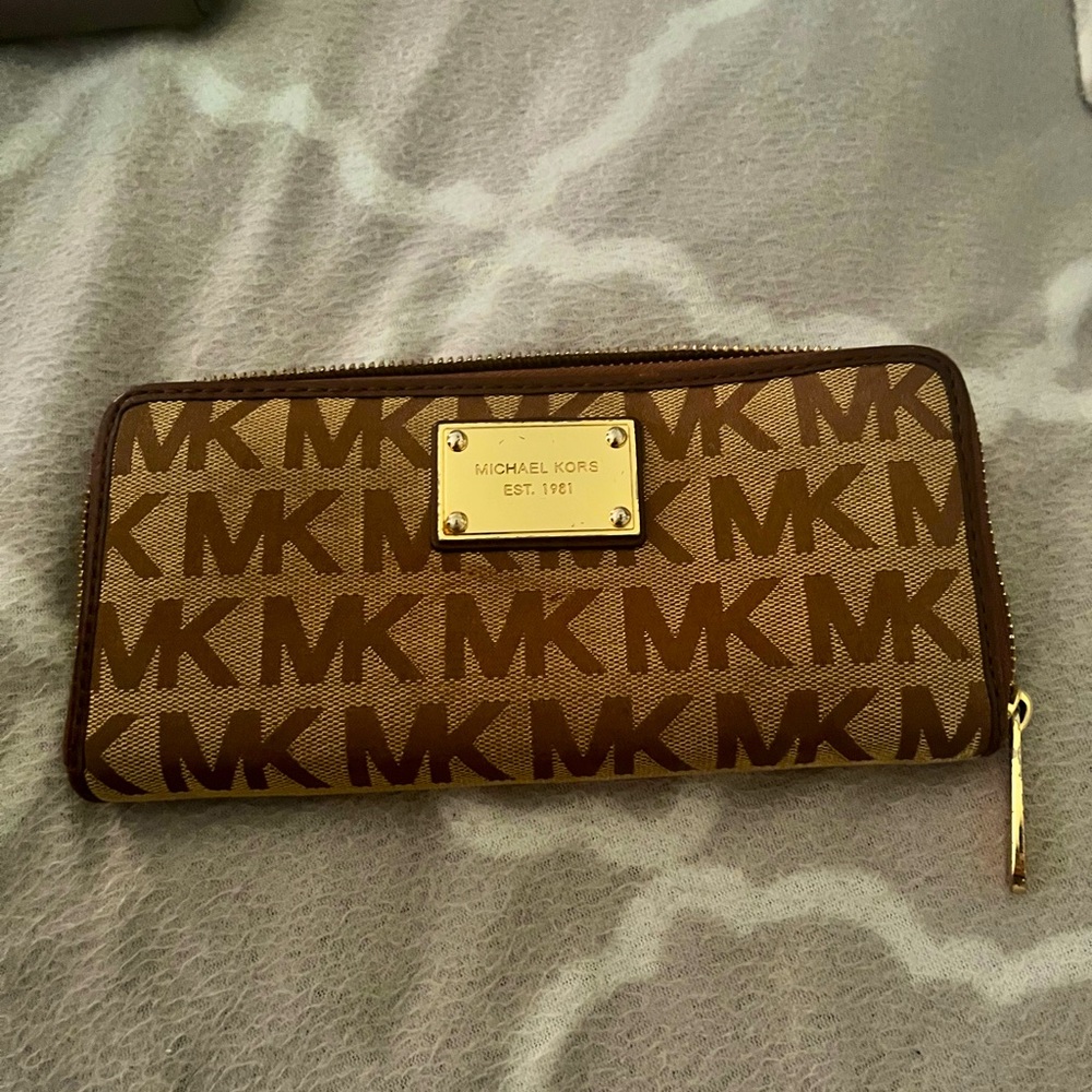 Michael Kors wallet in good condition